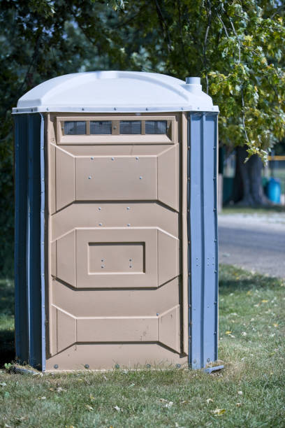 Portable Toilet Options We Offer in Poquonock Bridge, CT